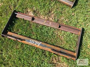 lot 160 image: Skid loader mounting bracket. MDI ...