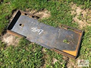 lot 163 image: Skid loader mounting plate. MDI It...
