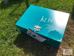 lot 231 image: Crate of ratchet straps, (16) 2in x...