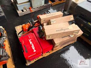 lot 14 image: Pallet of miscellaneous tools, incl...