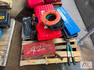 lot 42 image: Pallet with HILTI&nbspSaw, Cable c...