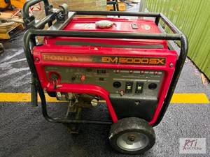 lot 76 image: HONDA EM5000SX generator. #76...