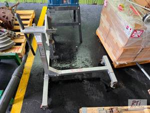 lot 83 image: 750LBS engine stand #83...