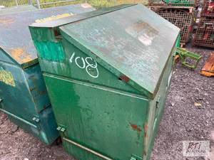 lot 108 image: Storage job box.#108...
