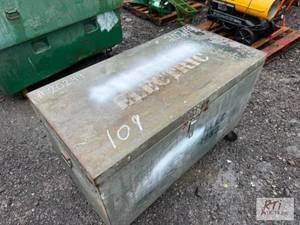 lot 109 image: Storage job box.#109...