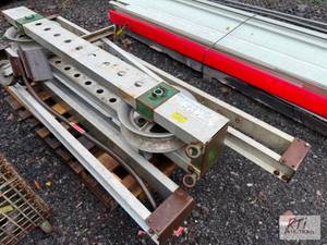 lot 117 image: GREENLEE&nbsp6048 MANHOLE SHEAVE. ...