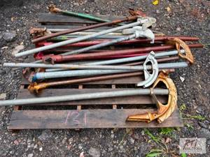 lot 121 image: Pallet of benders. #121...