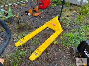 lot 122 image: 3 Hand Pallet Jacks. #122...