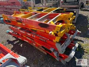 lot 151 image: Pallet of step leaders. 4FT LOUISVI...