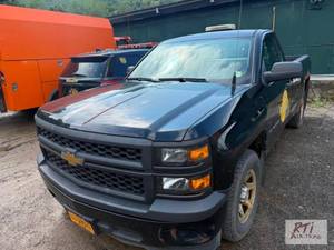 lot 5 image: 2015 Chevrolet Silverado Pickup Tru...