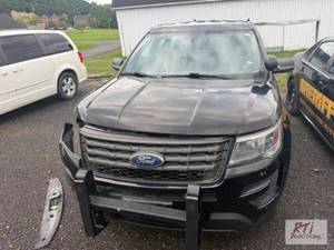 lot 15 image: 2017 Ford Explorer PD Trim. VIN1FM...