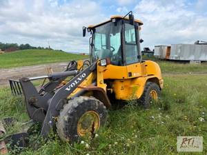 lot 34 image: 2012 VOLVO L30B PRO wheeled Loader....