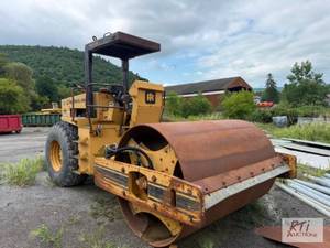 lot 39 image: INGERSOLL-RAND SD-100D 10 TON Singl...