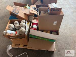 lot 80 image: Pallet of miscellaneous truck parts...