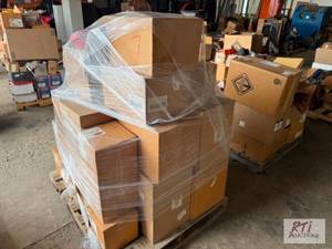 lot 82 image: Pallet of miscellaneous truck parts...