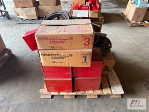 lot 86 image: Pallet of miscellaneous parts, Aero...