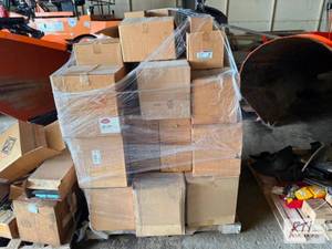 lot 107 image: Pallet of miscellaneous truck parts...