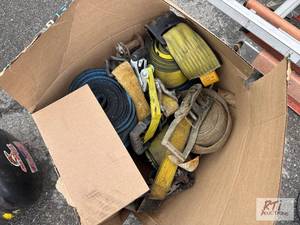lot 814 image: Box of ratchet straps...