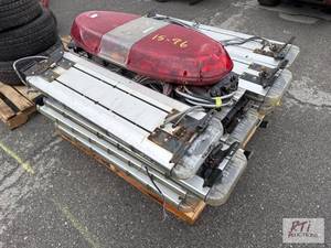 lot 816 image: Pallet of emergency vehicle light b...