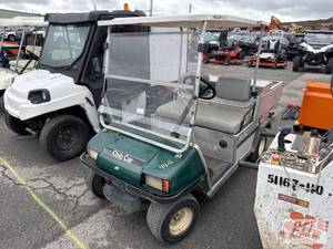 lot 821 image: Club Car carryall turf cart, Gas en...