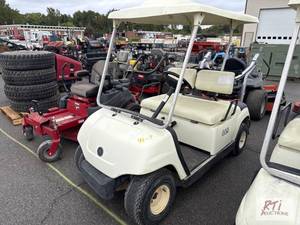 lot 845 image: Yamaha gas golf cart, Municipal - T...