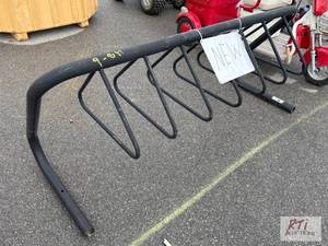 lot 878 image: Bike rack...