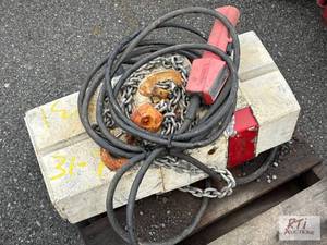 lot 898 image: Coffing one ton electric hoist...