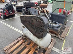 lot 912 image: Gardner Denver R series horizontal ...