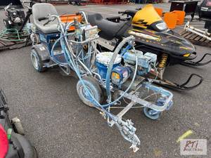 lot 924 image: Grayco ride-on line driver HD paint...
