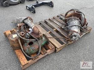 lot 927 image: Water pump parts...