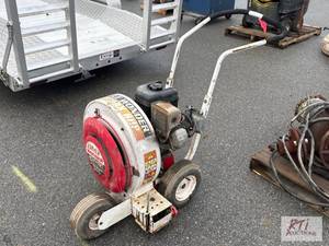 lot 928 image: Little Wonder Optimax walk behind l...