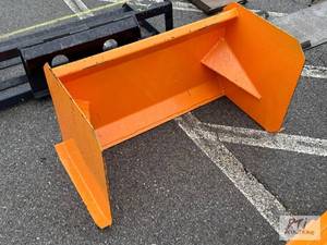 lot 961 image: 36-inch snow pusher for mini skid l...