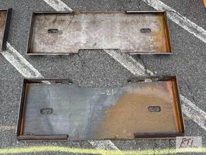 lot 964 image: 2X solid skid loader mounting plate...