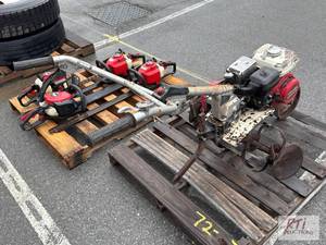 lot 976 image: Honda F401 walk behind rototiller....