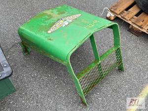 lot 979 image: John Deere guard off 4000 series tr...