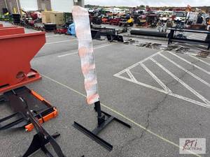 lot 995 image: Vertical rotating shooting target...