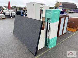 lot 1011 image: Office furniture, Cube dividers, sc...