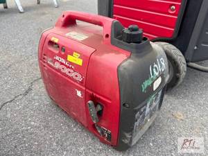 lot 1018 image: Honda EU2000 portable converter...