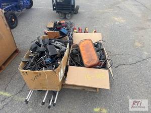 lot 1019 image: Pallet of mixed police car parts...