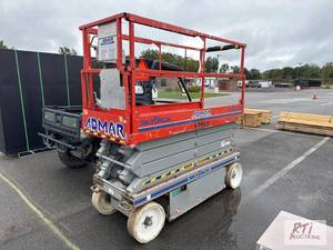 lot 1067 image: Skyjack SJ3226 electric scissors li...