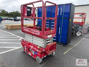 lot 1069 image: Mec 1330 SE electric scissors lift ...