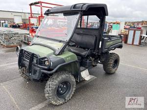 lot 1070 image: John Deere 825i Gator, 4WD, canopy,...