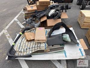 lot 1074 image: (2) Pallets of mixed Ford car parts...
