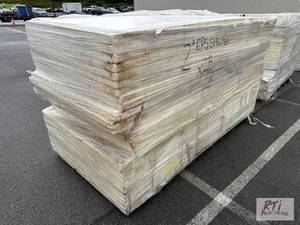 lot 1079 image: (28) 4x8x2in sheets of insulation...