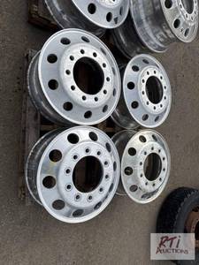 lot 1095 image: (10) 22.5 aluminum truck wheels, 10...