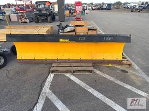 lot 1100 image: 9ft Meyers snow plow...