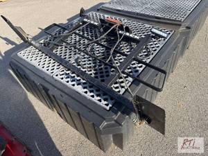 lot 1119 image: Pickup back rack - Village of Webst...