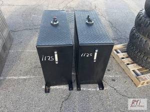 lot 1125 image: (2) Hydraulic oil tanks...