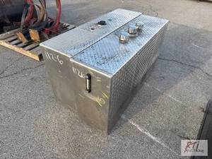 lot 1126 image: (2) Hydraulic oil tanks...