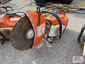 lot 1147 image: Stihl TS420 demo saw...